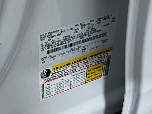 Used 2024 Ford Expedition XLT image 12