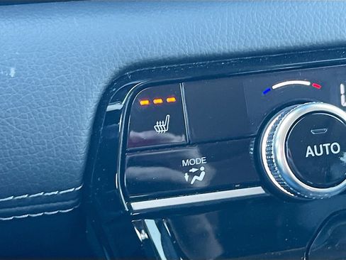 Used 2025 Honda Pilot Touring image 21