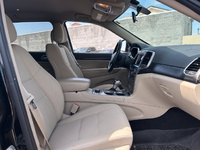 Used 2021 Jeep Grand Cherokee Laredo AWD/4WD image 33
