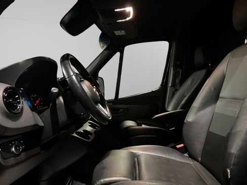 Used 2021 Mercedes-Benz Sprinter 144 Cargo image 19