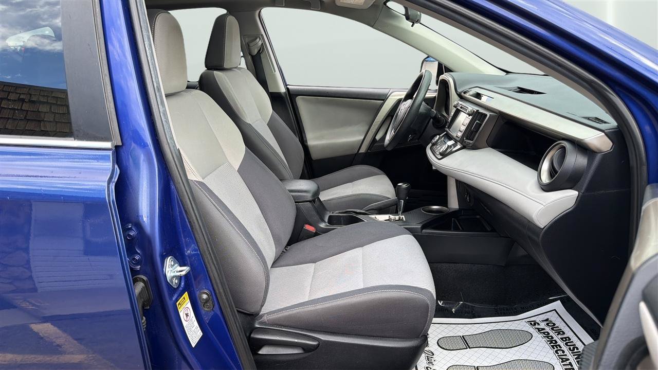 Used 2015 Toyota RAV4 XLE AWD/4WD image 12