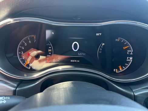 Used 2020 Jeep Grand Cherokee Altitude AWD/4WD image 21