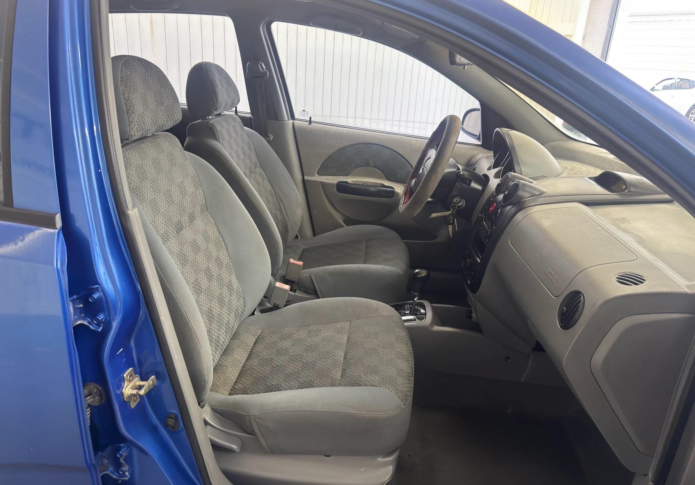 Used 2004 Chevrolet Aveo Hatchback FWD image 10