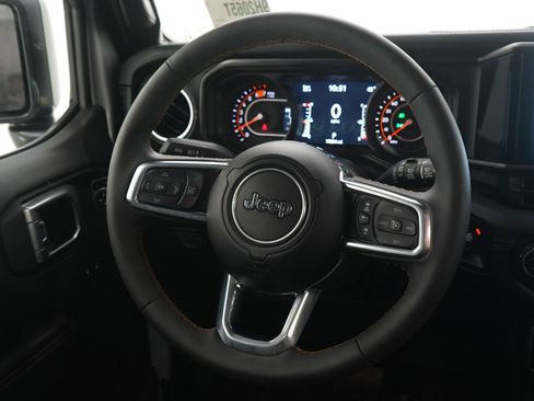 Used 2024 Jeep Wrangler Sahara w/ Technology Group image 14