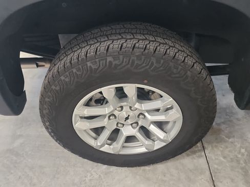 Used 2025 Chevrolet Silverado 1500 RST AWD/4WD image 18