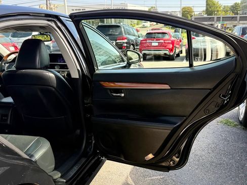Used 2013 Lexus ES 300h w/ Luxury Pkg FWD image 33