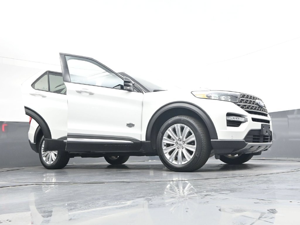 Used 2023 Ford Explorer King Ranch w/ Technology Package AWD/4WD image 43