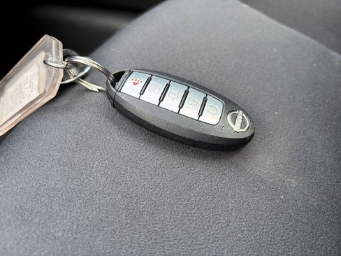 Used 2025 Nissan Altima 2.5 SV FWD image 18
