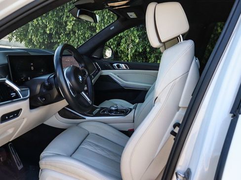 Certified 2025 BMW X7 M60i AWD/4WD image 19