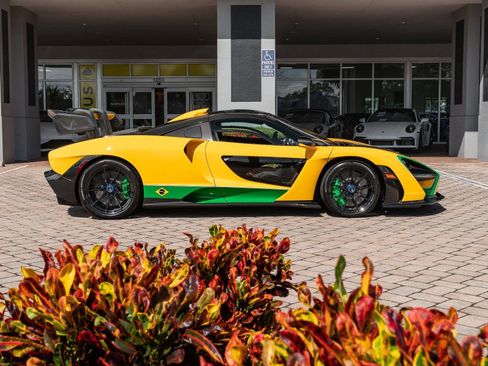 Used 2019 McLaren Senna image 36