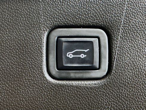 Used 2023 Chevrolet Blazer LT w/ Convenience Package FWD image 31
