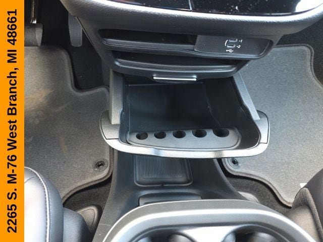 New 2027 Chrysler Pacifica Select AWD/4WD image 27