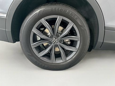 Used 2023 Volkswagen Tiguan SE FWD image 31