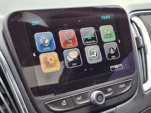 Used 2018 Chevrolet Malibu LT image 13