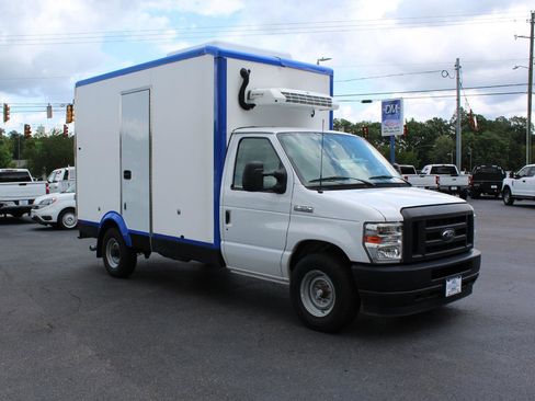 Used 2023 Ford E-350 and Econoline 350 Super Duty w/ Power Windows & Locks Group RWD image 9