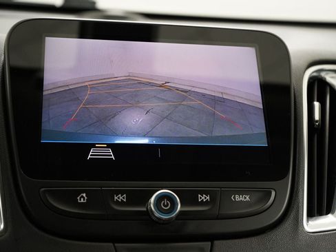 Used 2019 Chevrolet Malibu LT FWD image 17