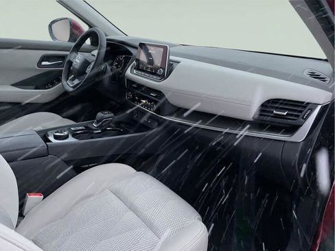 Used 2025 Nissan Rogue SV image 21