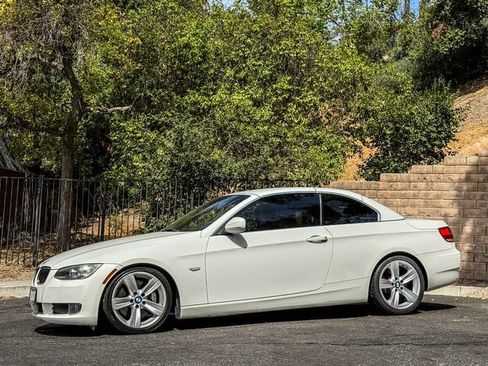 Used 2010 BMW 335i Convertible RWD image 12