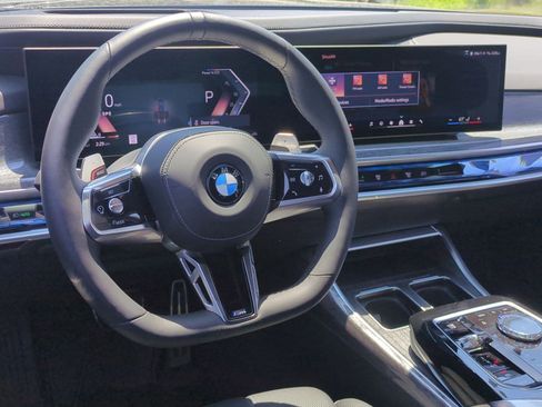 Certified 2025 BMW 760i xDrive w/ Luxury Rear Seating Package AWD/4WD image 29