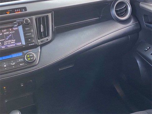 Certified 2018 Toyota RAV4 XLE FWD image 28