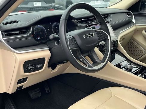 Used 2022 Jeep Grand Cherokee L Limited image 12