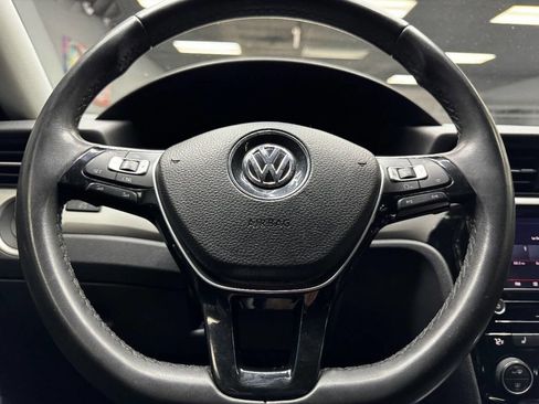 Used 2021 Volkswagen Passat 2.0T SE image 21
