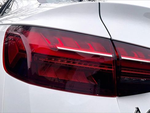 Used 2022 Audi A4 2.0T Premium w/ Convenience Package image 23