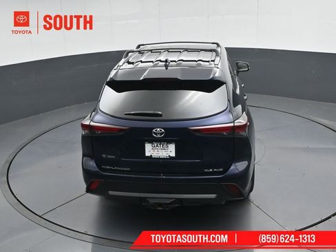 Used 2024 Toyota Highlander XLE AWD/4WD image 49