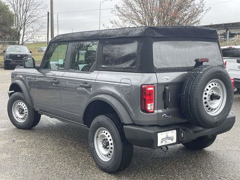 New 2025 Ford Bronco 4-Door image 5