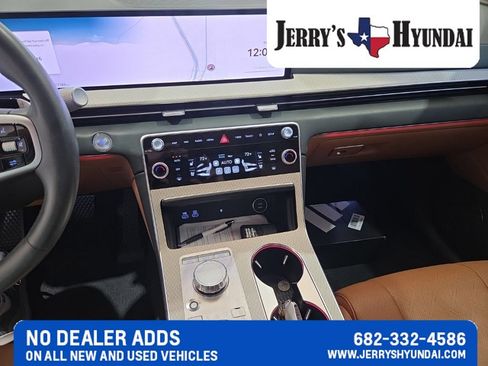 Used 2025 Genesis GV80 2.5T Prestige AWD/4WD image 13