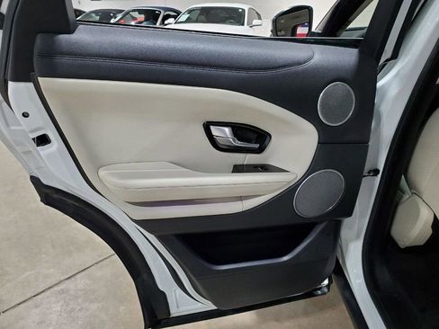 Used 2017 Land Rover Range Rover Evoque HSE image 29