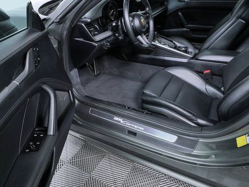 Certified 2022 Porsche 911 Carrera w/ Premium Package image 8