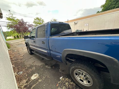 Used 2004 GMC Sierra 2500 SLE w/ Skid Plate Package image 14