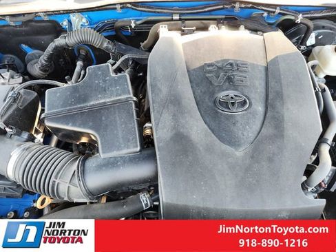 Used 2021 Toyota Tacoma TRD Sport w/ Technology Package RWD image 31