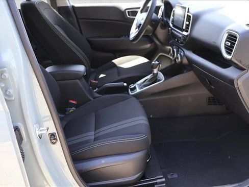 Certified 2026 Hyundai Venue SEL FWD image 29