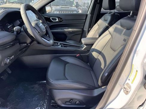New 2026 Jeep Compass Latitude AWD/4WD image 9