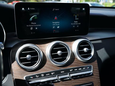 Used 2020 Mercedes-Benz GLC 300 4MATIC Coupe image 15