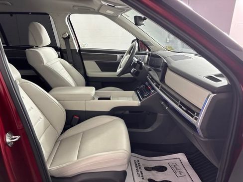 Used 2024 Hyundai Santa Fe Calligraphy AWD/4WD image 31