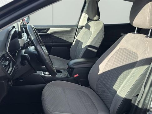 Used 2022 Ford Escape SE w/ SE Sport Appearance Package image 11