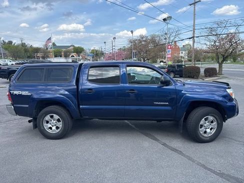 Used 2014 Toyota Tacoma 4x4 Double Cab w/ TRD Off-Road Package image 1