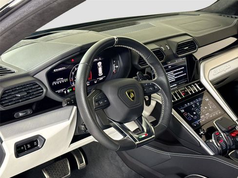 Used 2023 Lamborghini Urus S image 16
