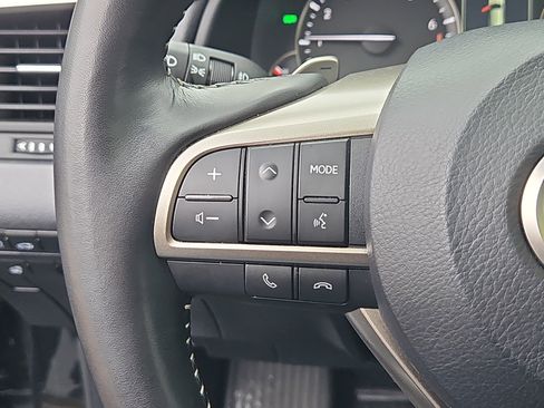 Used 2022 Lexus RX 350L Premium w/ Premium Package image 18