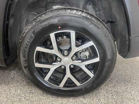 Used 2024 Jeep Grand Cherokee Limited image 22