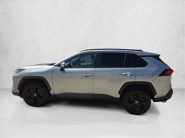 Used 2021 Toyota RAV4 XLE w/ Convenience Package FWD image 9