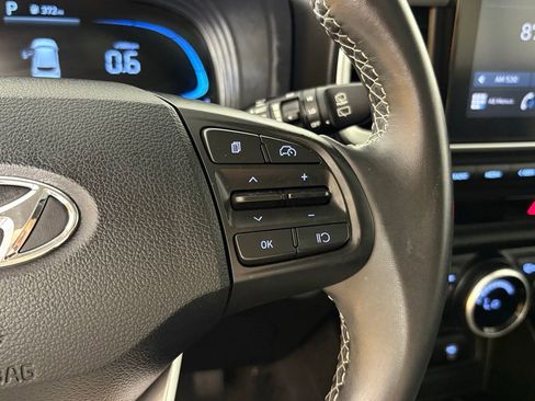 Used 2025 Hyundai Venue SEL FWD image 19