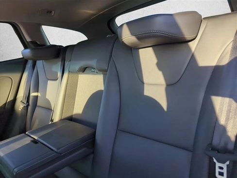 Used 2018 Volvo V60 T5 Cross Country w/ Convenience Package image 19