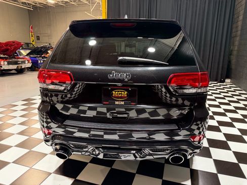 Used 2014 Jeep Grand Cherokee SRT8 w/ Luxury Group II AWD/4WD image 20