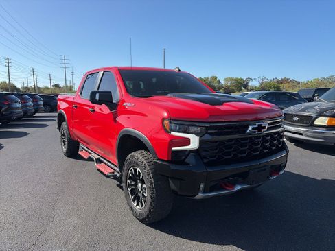 Used 2023 Chevrolet Silverado 1500 ZR2 image 1