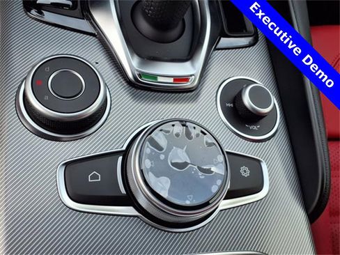 New 2025 Alfa Romeo Giulia Veloce w/ Veloce Package Rwd image 26
