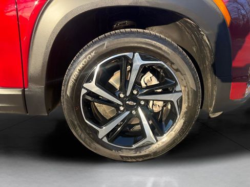 Used 2023 Chevrolet TrailBlazer RS image 2